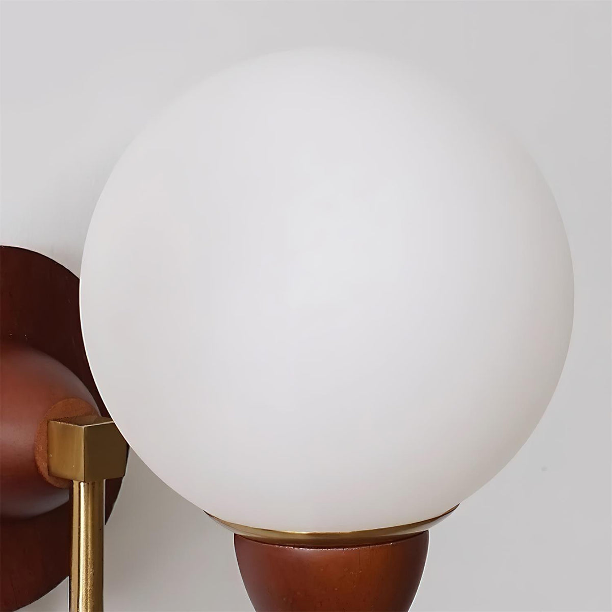 Rinielia Wooden Wall Lamp