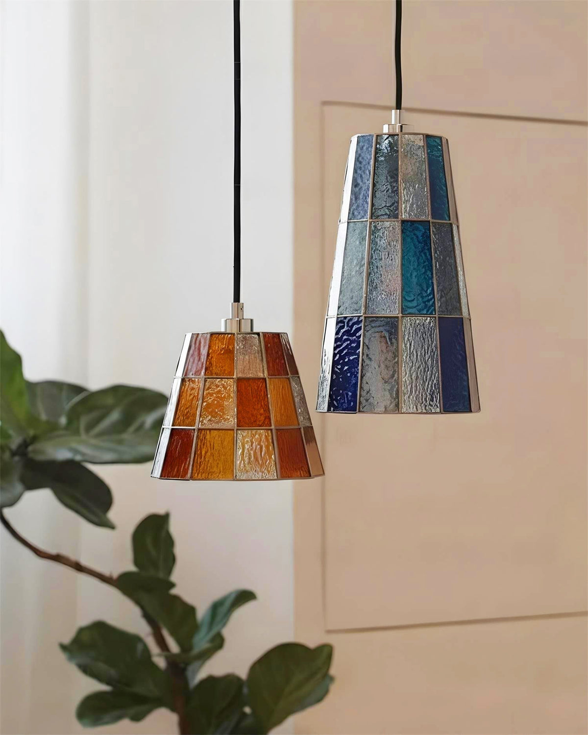 Lanviro Glass Pendant Lamp