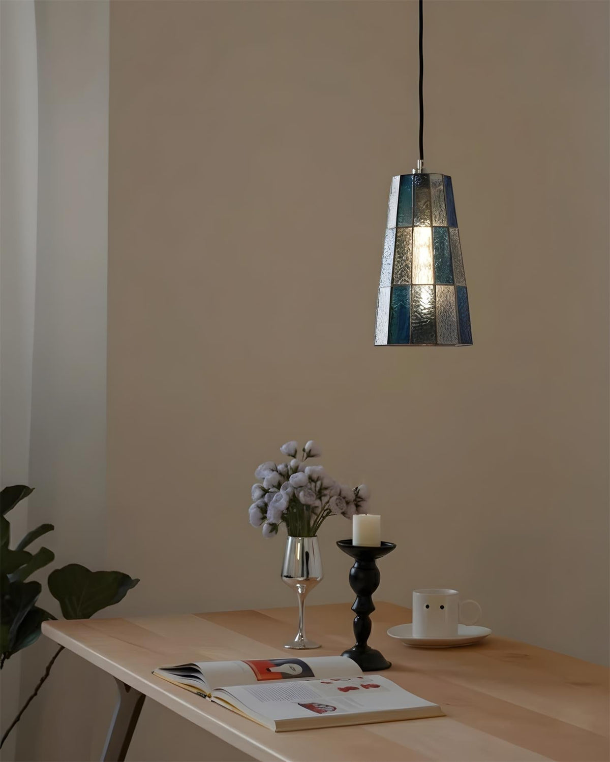 Lanviro Glass Pendant Lamp