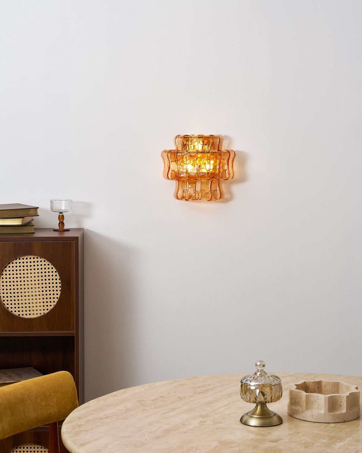 Aveniira Wall Lamp