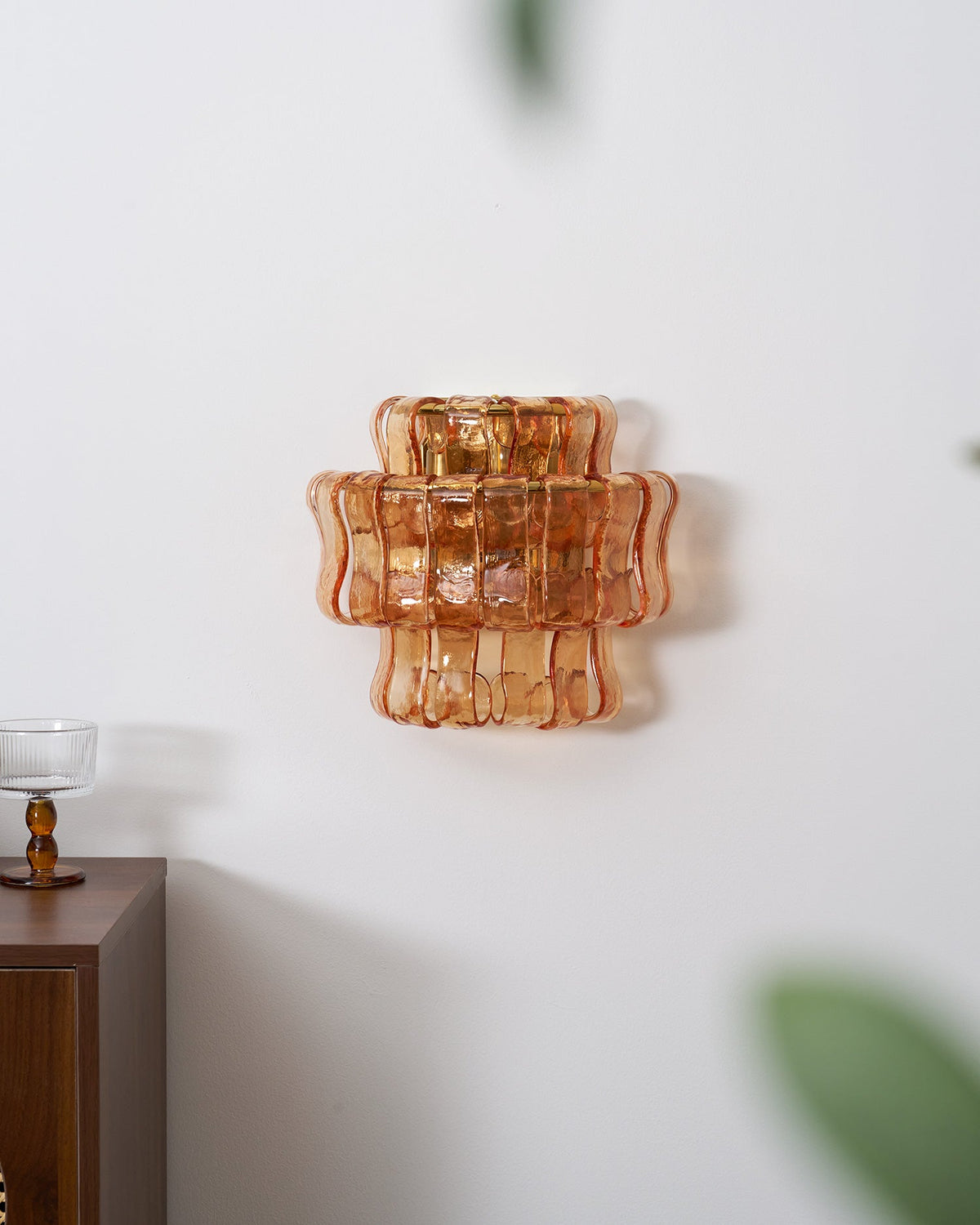 Aveniira Wall Lamp