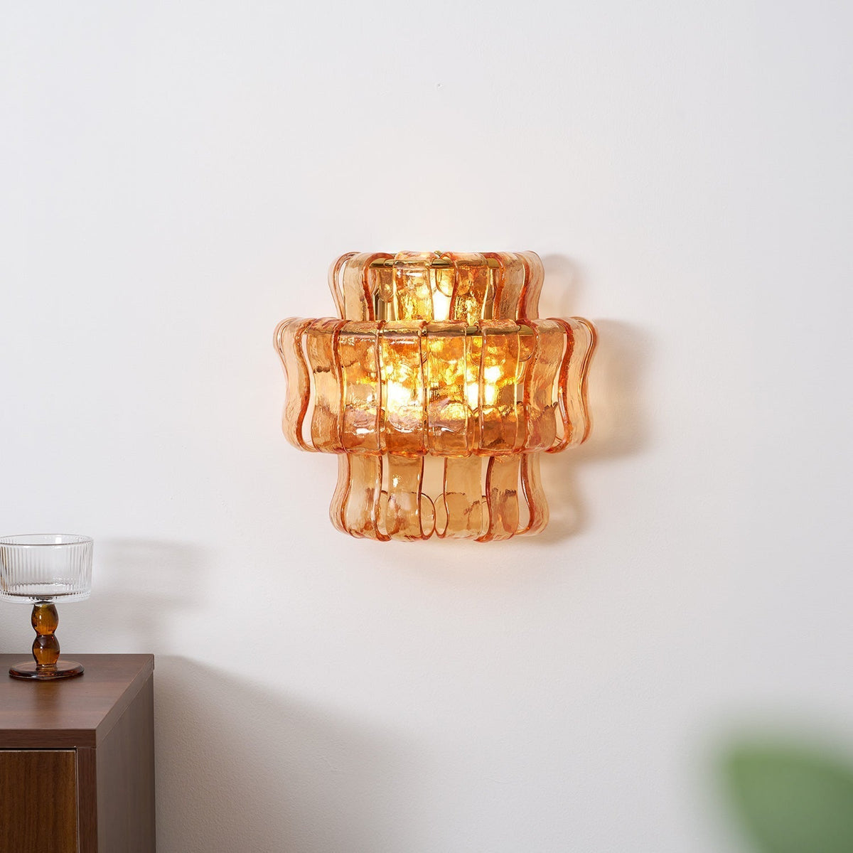 Aveniira Wall Lamp