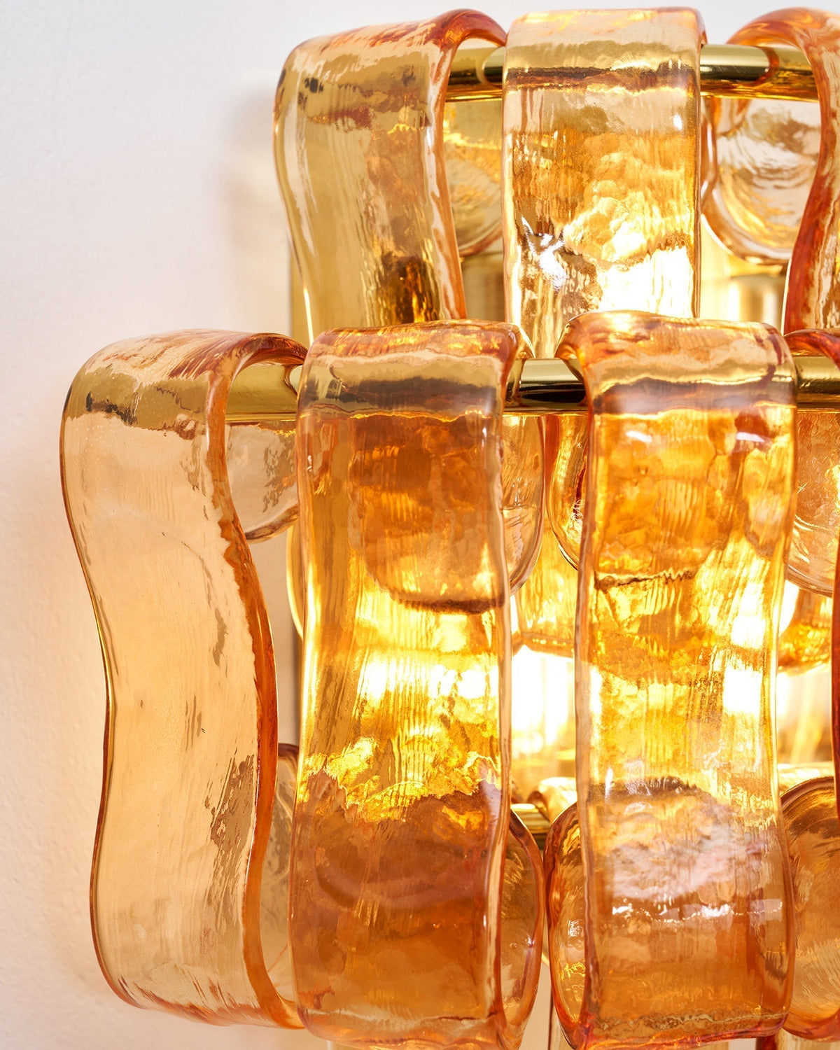 Aveniira Wall Lamp