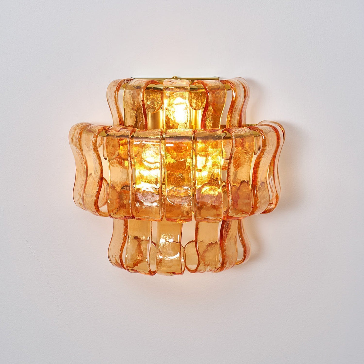 Aveniira Wall Lamp